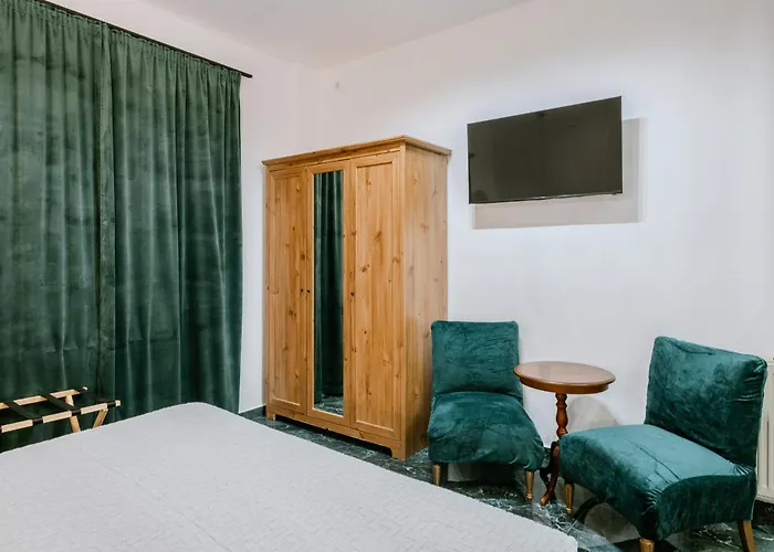 Place To Be Athens Apartment
